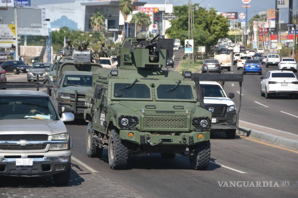 $!Guardias Nacionales patrullan las calles de Culiacán, estado de Sinaloa, México.