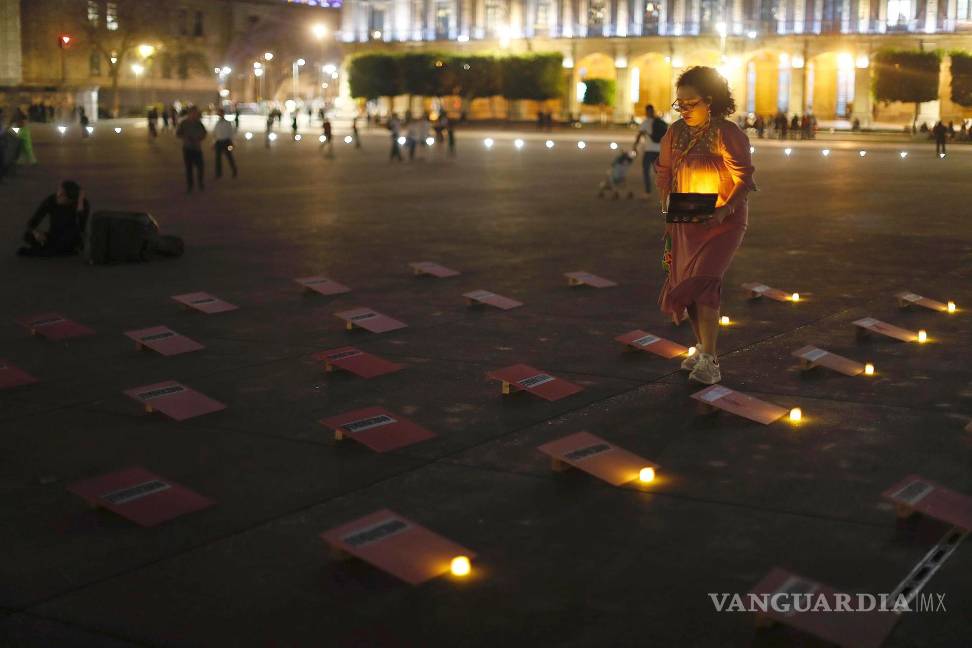 8M, cerca de 1,000 lápidas en el Zócalo de Ciudad de México recuerdan a las víctimas de feminicidio (fotos)