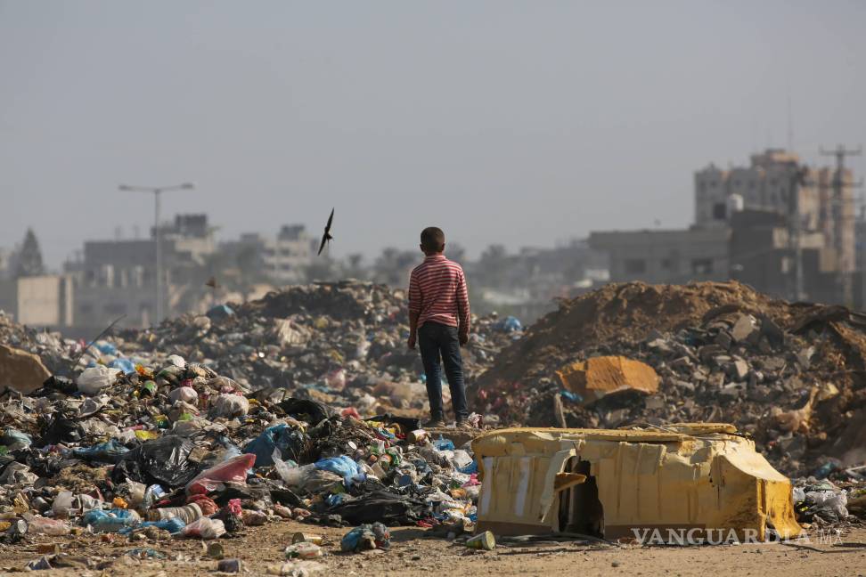 $!A pesar del conflicto de Gaza, los fotoperiodistas asumen el riesgo personal para documentar la tragedia, arriesgando sus vidas para dar testimonio del desastre.