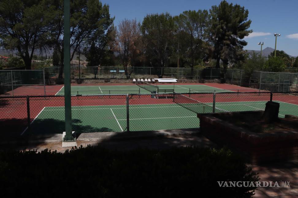 $!El administrador del club, Francisco Alfredo Rodríguez, aseguró que todos los servicios se mantienen disponibles para socios y visitantes.