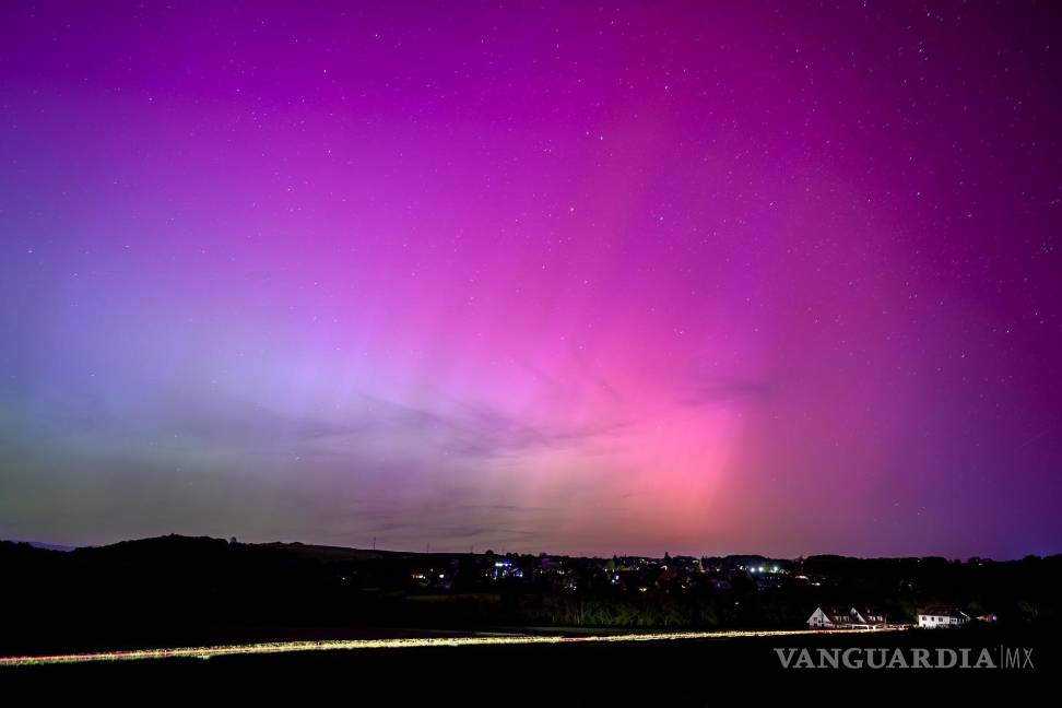 Inusual y potente tormenta solar pinta los cielos del hemisferio norte con coloridas auroras boreales (fotos)