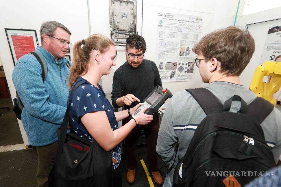 $!Participaron autoridades universitarias de la UAdeC y representantes del Consulado de Estados Unidos.