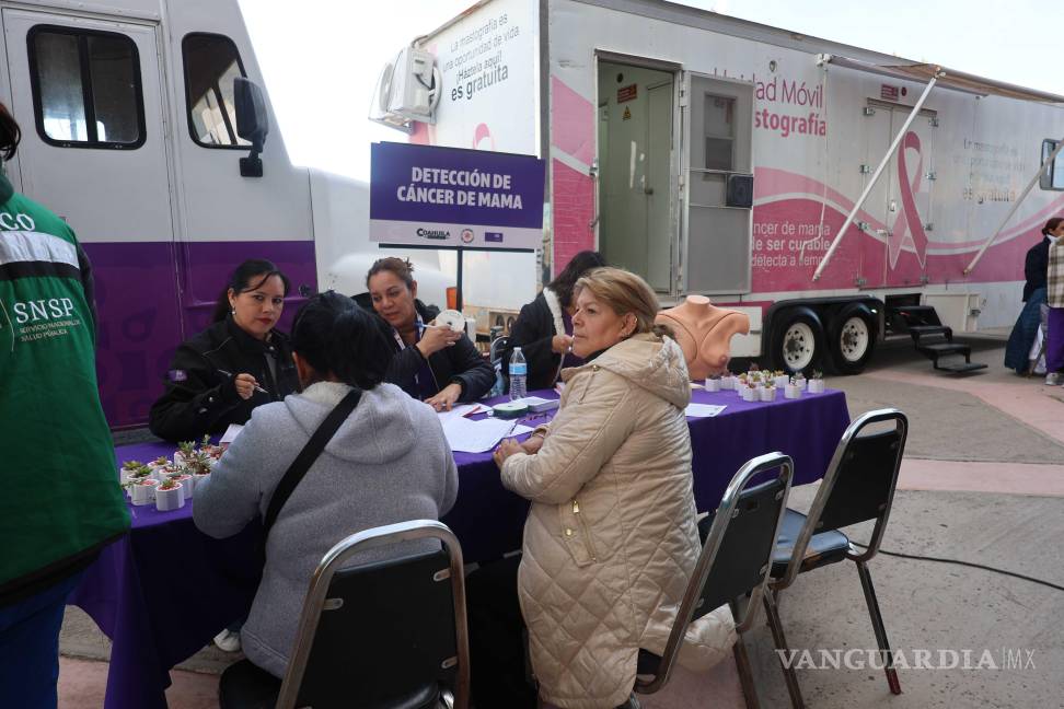 $!En Saltillo operan unidades móviles y módulos con múltiples servicios de salud.