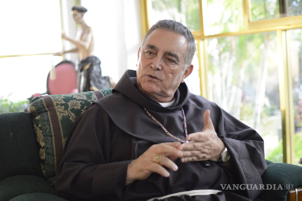$!Guerrero huele a pobreza y a muerte, dice Obispo; Astudillo usa un reloj de 148 mil