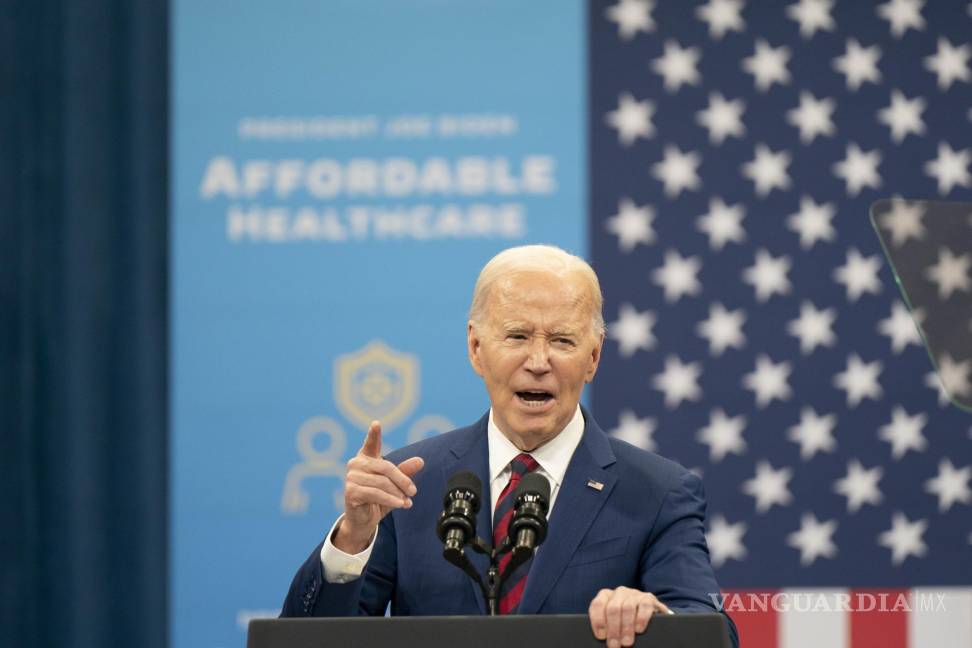 $!El presidente estadounidense Joe Biden habla durante un evento de campaña en el Centro Comunitario Chavis en Raleigh, Carolina del Norte.