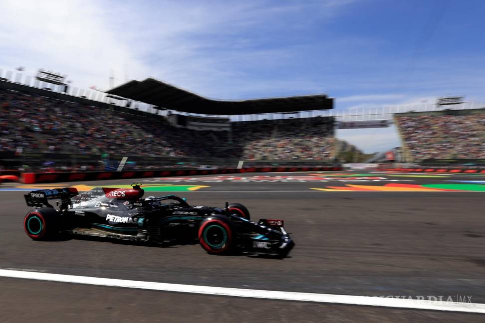 $!Participó en la tercera práctica para el Gran Premio de Fórmula Uno de México, hoy, en el Autódromo Hermanos; el finlandés Valtteri Bottas de Mercedes