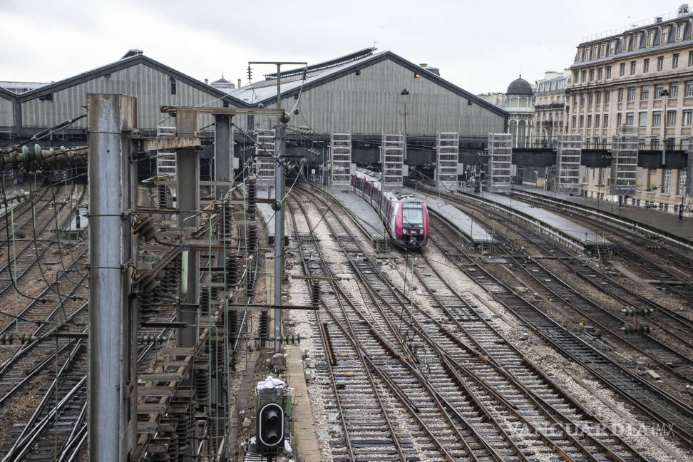 $!Después de 29 días, huelga de trenes y el metro en Francia bate récord