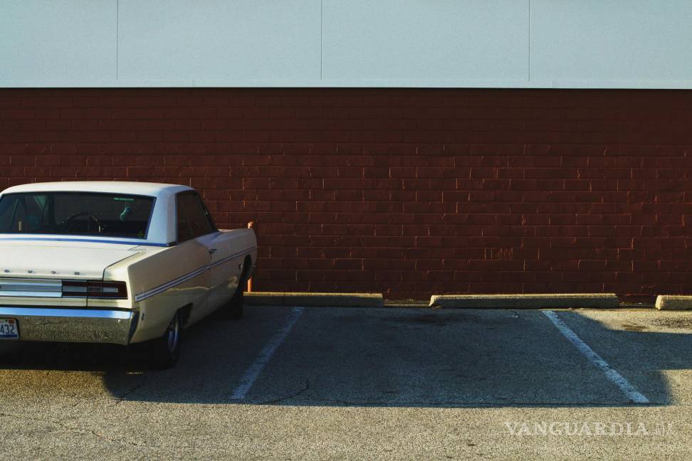 $!¿De quién es la banqueta? Esto dice la ley sobre si puedes prohibir que se estacionen en tu propiedad