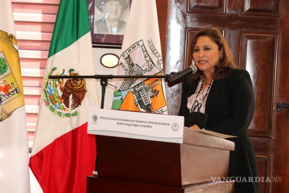 $!La alcaldesa de Sabinas resaltó la importancia de establecer lazos.