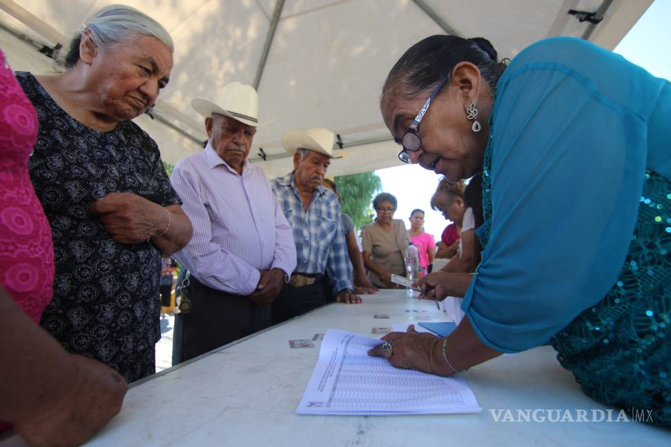 $!Arrancan en Coahuila elecciones internas del PRI