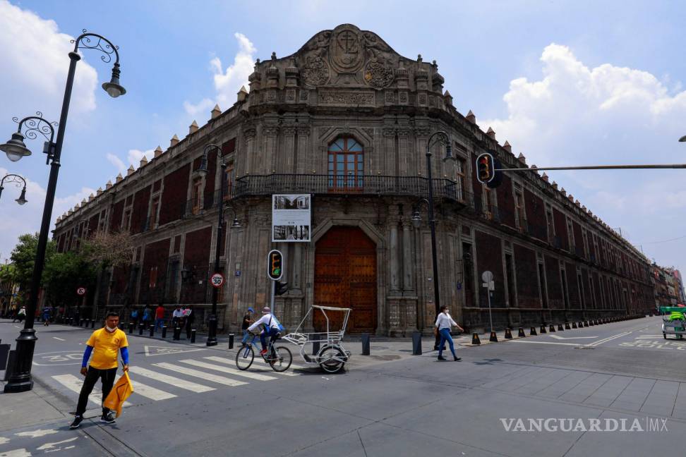 $!Vista general de una fachada de un edificio, en el centro histórico de la Ciudad de México. EFE/Carlos Ramírez