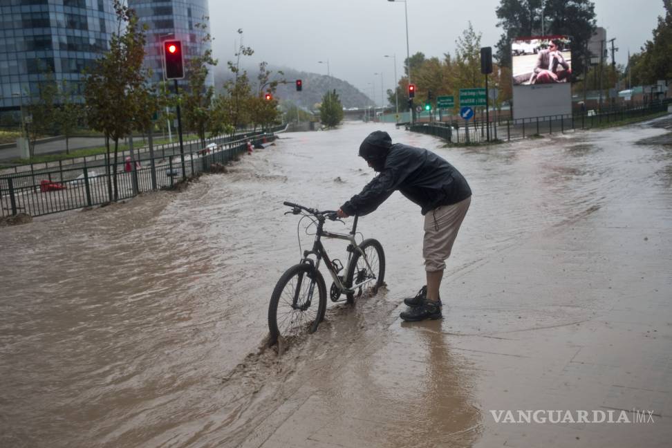 $!Un muerto y 7 desaparecidos por lluvias en Chile