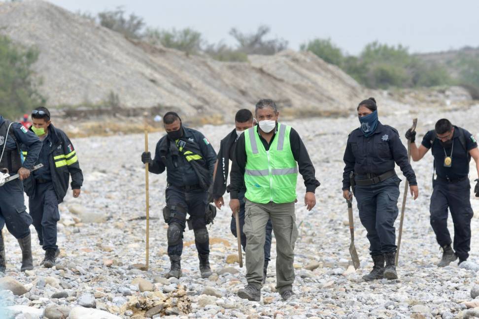 Participan 200 personas en búsqueda de niña saltillense arrastrada por las aguas de arroyo