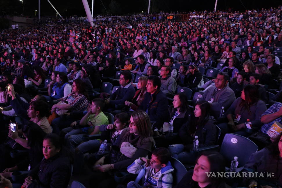 $!‘Ante suicidios, jóvenes deben entender que hay esperanza’: Nick Vujicic en Saltillo