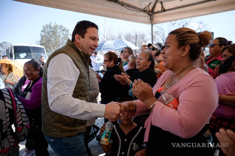 $!En el primer mes de la administración del alcalde Javier Díaz González, Saltillo ha recolectado más de 20 mil toneladas de basura y realizado acciones de embellecimiento urbano, reforzando su compromiso con la limpieza y calidad de vida de la ciudad.