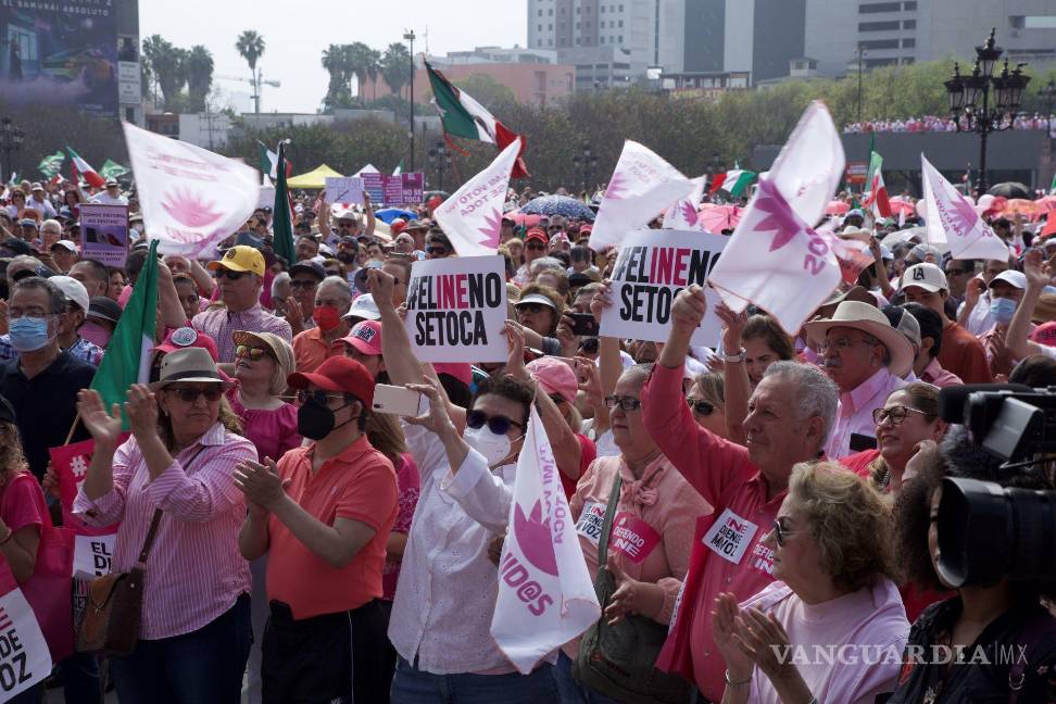 Así toman las calles y plazas miles de mexicanos para defender al INE (Fotos)