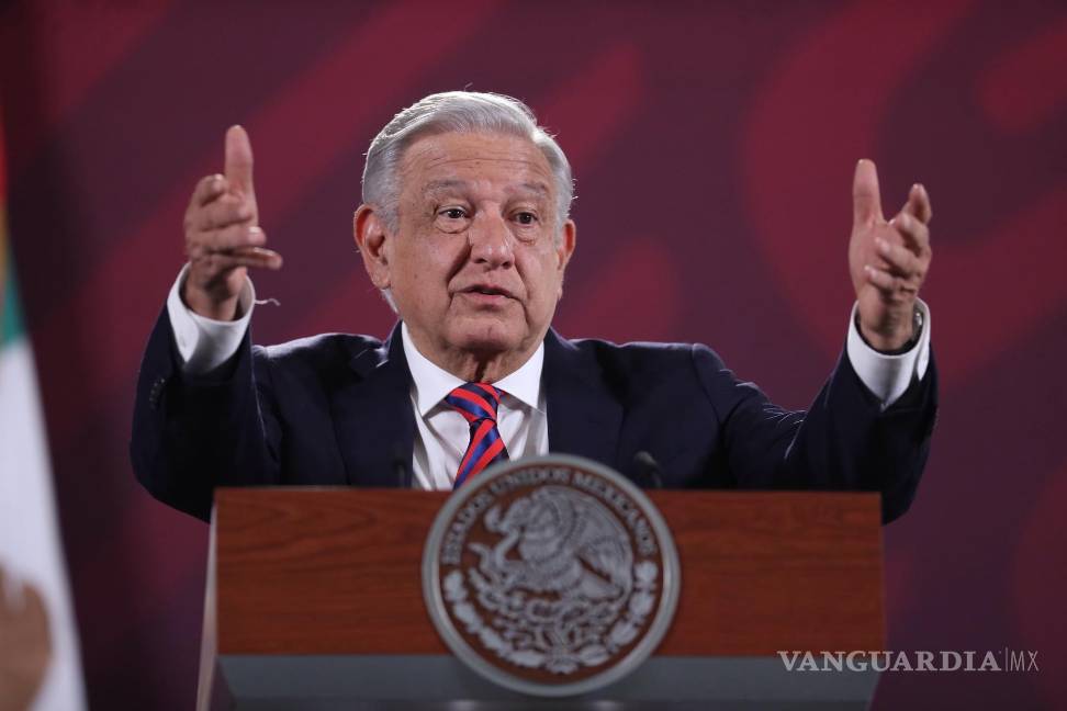 $!En cuanto a la economía, un 44 % opinó que AMLO la está manejando “mal o muy mal” y, por otra parte, el 36 % la ve “bien o muy bien”.