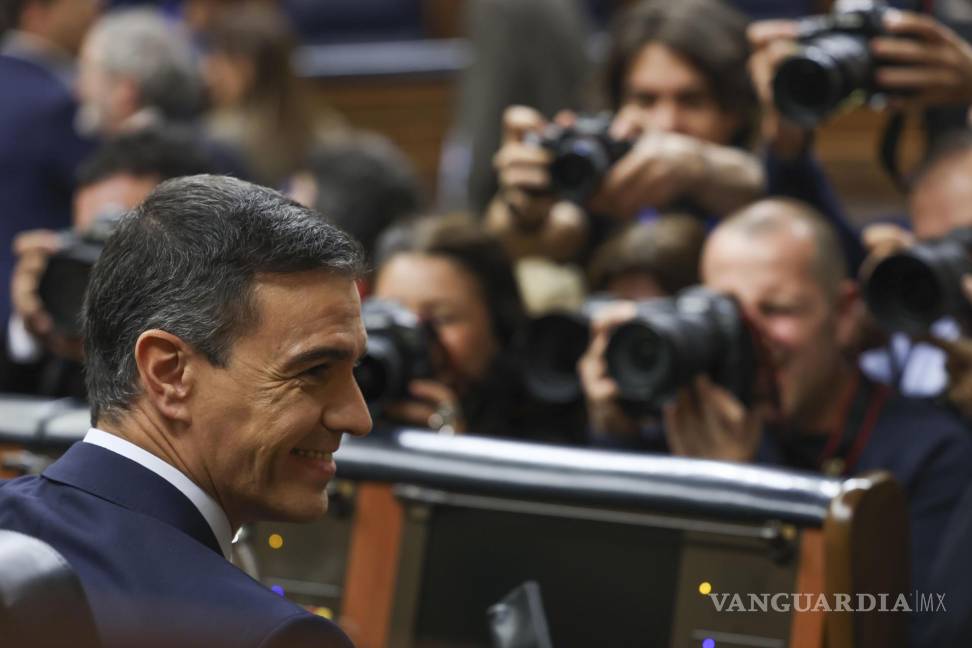 $!El presidente del Gobierno en funciones y secretario general del PSOE, Pedro Sánchez, en la sesión del debate de su investidura en el Congreso, en Madrid.