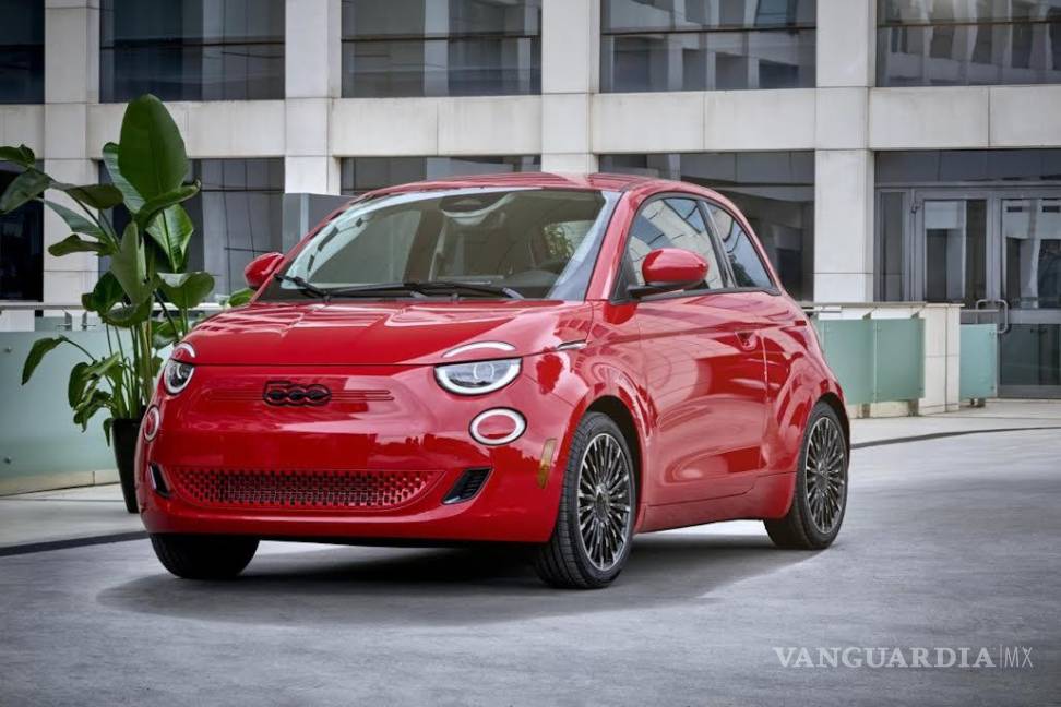 $!El Fiat 500e se fabrica en la planta de ensamble de Mirafiori en Turín, Italia, y estará disponible en los distribuidores de Stellantis Norteamérica a partir de principios de 2024.