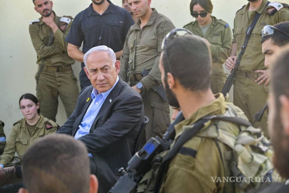 $!El primer ministro de Israel, Benjamín Netanyahu, visita este lunes la base militar de Golani, junto a la norteña ciudad de Haifa.