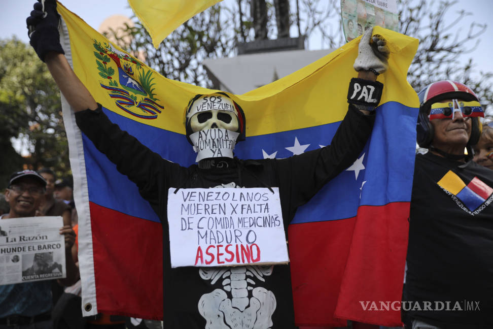 $!Los venezolanos salen a las calles de todo el país para exigir la renuncia de Nicolás Maduro
