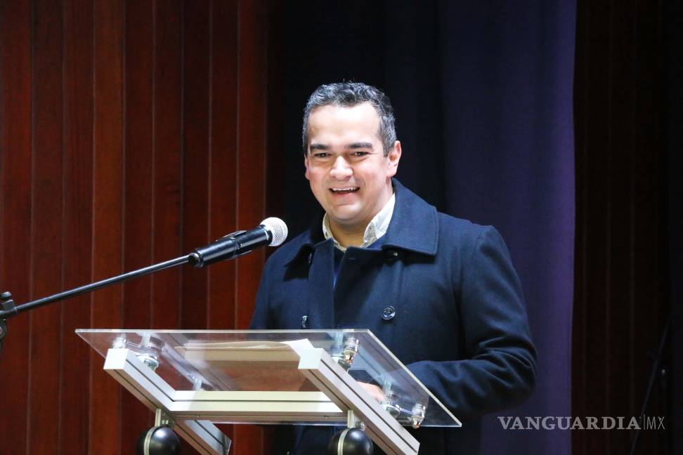 $!El director de la Facultad, Miguel Sánchez Maldonado, indicó que el mural busca ser un espacio de inspiración, reforzando orgullo, identidad institucional y amor por la carrera.