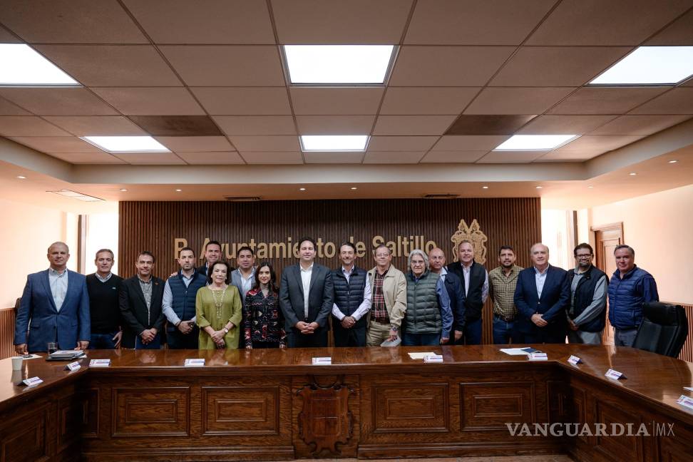 $!Empresarios integrantes de la UOE se reunieron con funcionarios del Gobierno Municipal.