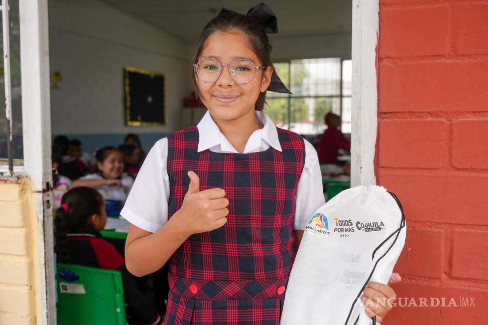 $!Los apoyos representan un ahorro directo para las familias en el inicio del ciclo escolar.