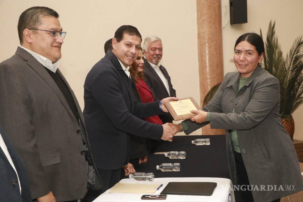 $!El rector de la UAdeC, Octavio Pimentel, destacó el compromiso de la máxima casa de estudios de trabajar en equipo.