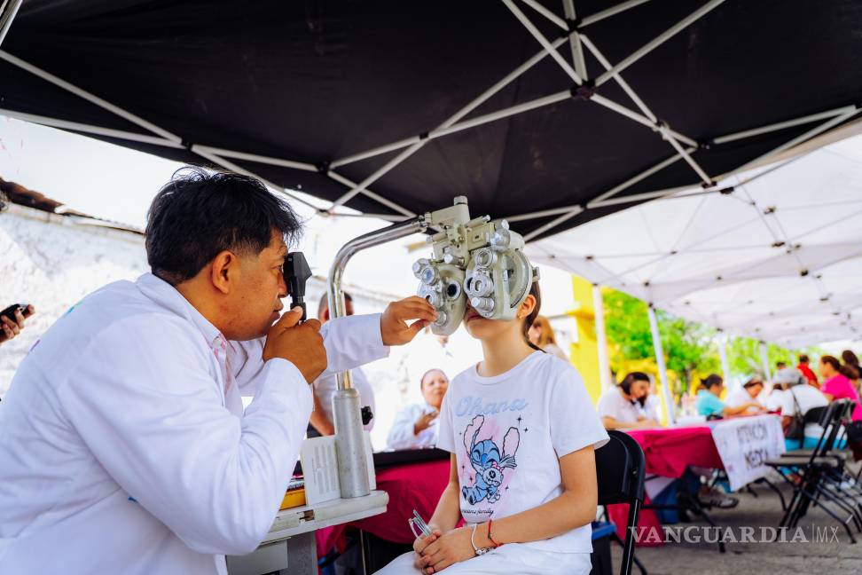 $!La unidad móvil de “Amor en Movimiento” acerca atención médica, dental y visual a la población en situación de vulnerabilidad.