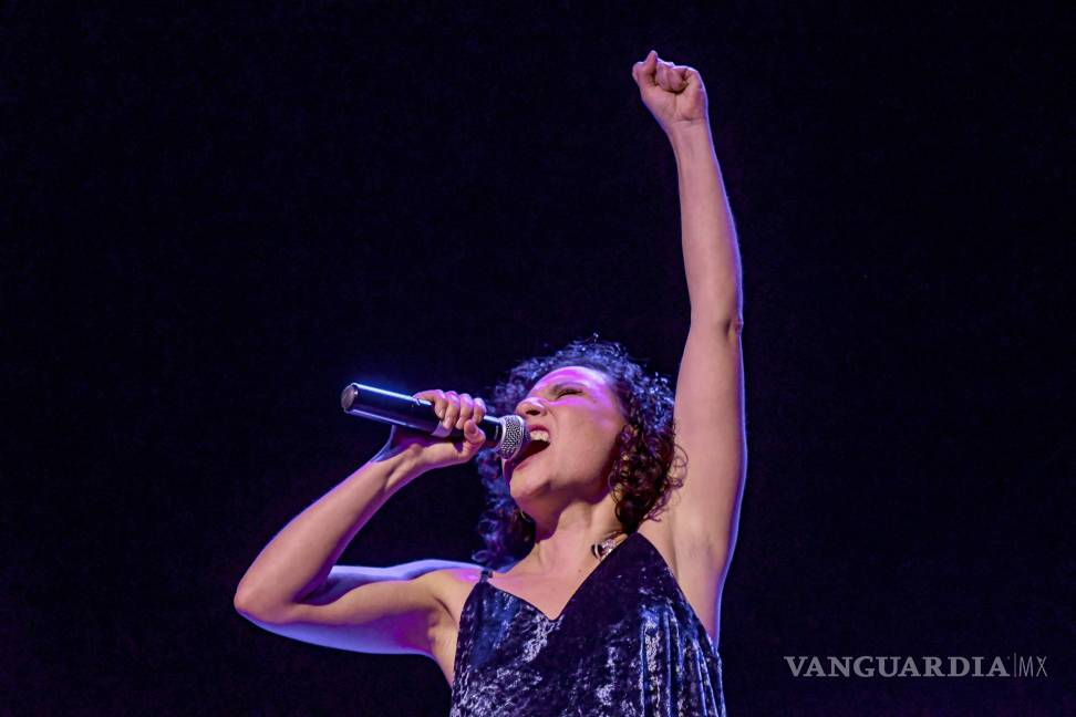 $!Adriana Molina comparte el legado de las mujeres detrás de Broadway en concierto en Saltillo