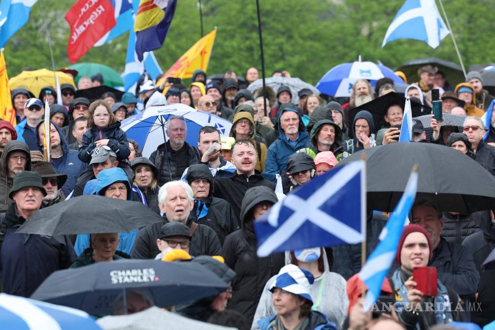 Así inicia el reinado del Carlos III tras una larga espera para ser el monarca británico (fotos)
