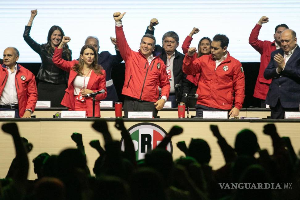 $!Alejandro Moreno Cárdenas, dirigente nacional del PRI, celebró este domingo las modificaciones a los estatutos del PRI.