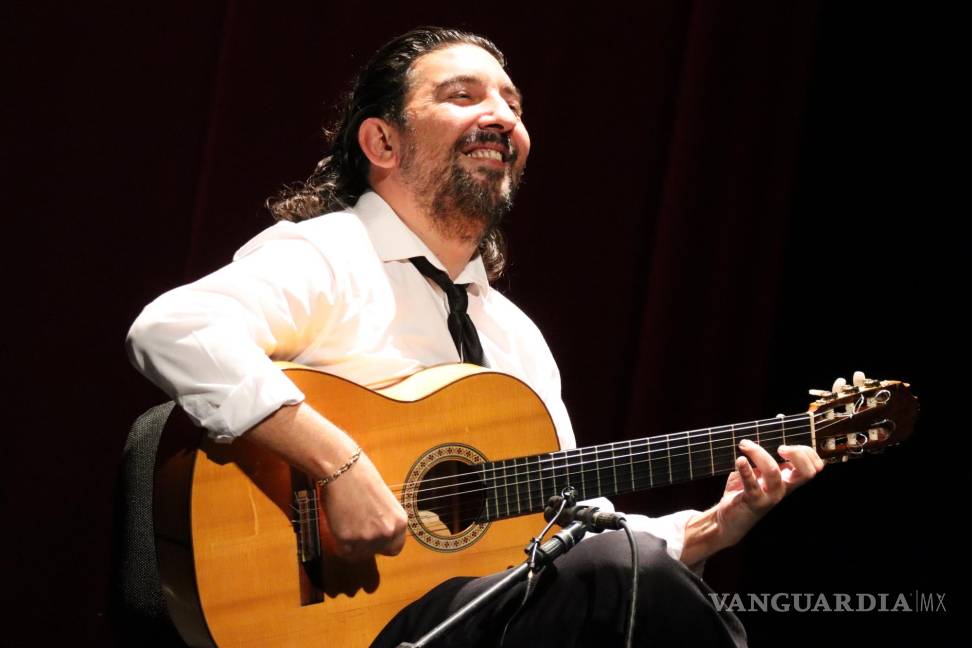 $!Antonio Rey cierra con broche de oro el Festival Internacional de Guitarra de México