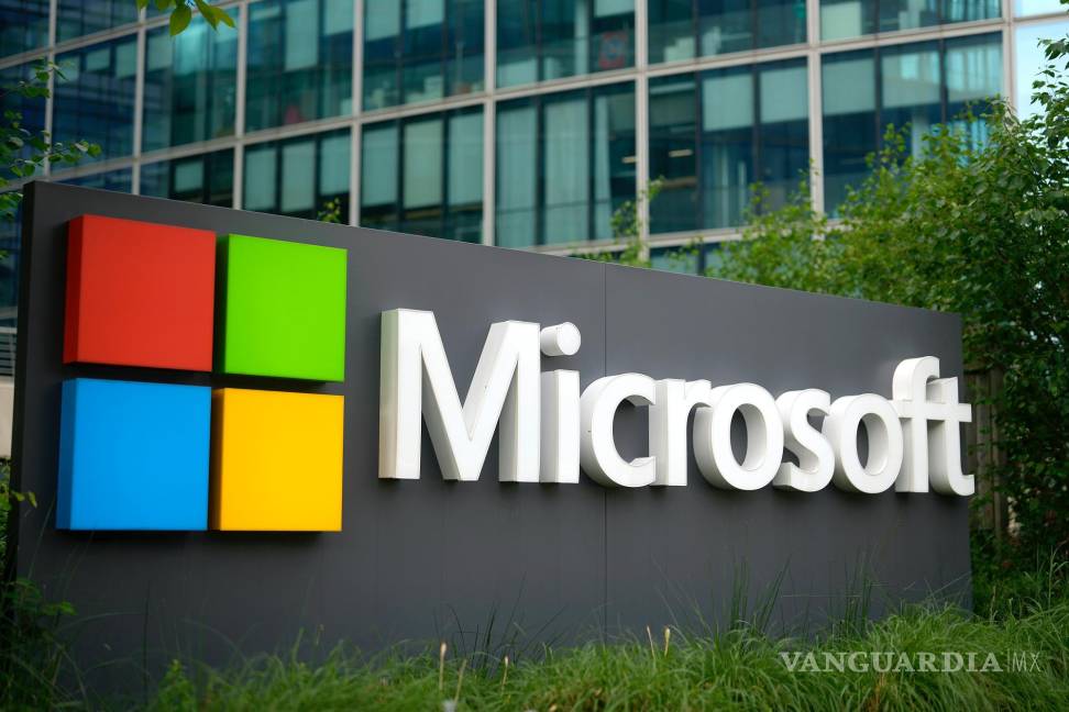 $!El logotipo de Microsoft se muestra afuera de su sede francesa en Issy-les-Moulineaux, en las afueras de París, el 13 de mayo de 2024.