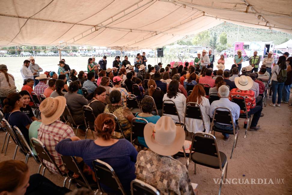 $!Es la segunda entrega que el programa Alimentos de Corazón lleva a cabo en el área rural de Saltillo.
