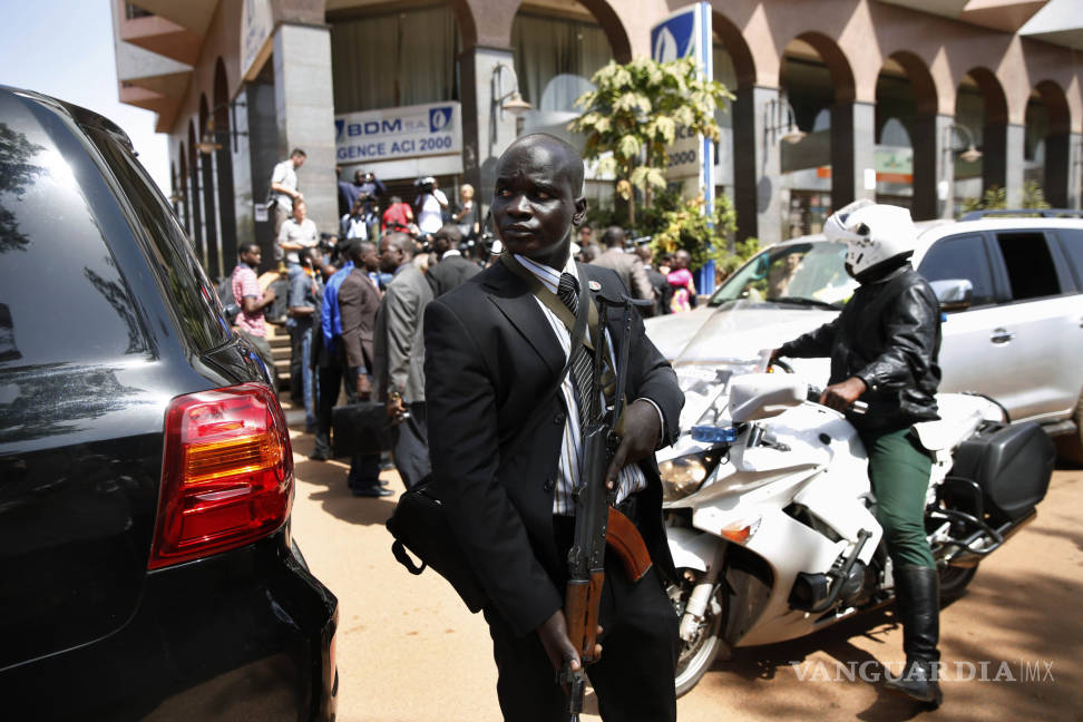 $!Mali busca a tres sospechosos del ataque contra hotel que causó 19 muertos