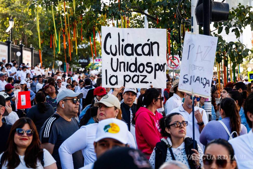 $!El pasado jueves, la ciudadanía también salió a las calles para pedir justicia por el asesinato de los niños Gael, Alexander y su padre, con la participación de niños, adolescentes, estudiantes, padres, madres, abuelitos y abuelitas.