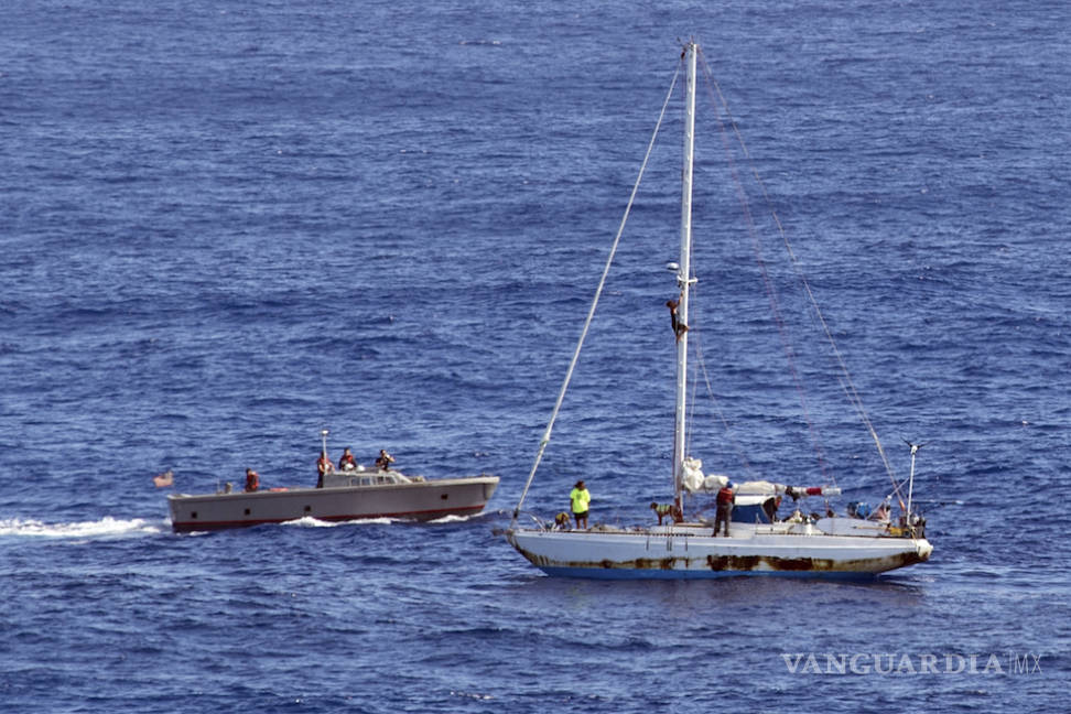 $!Rescatan a dos mujeres después de estar cinco meses a la deriva en el océano