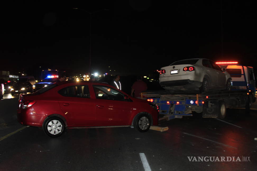 $!Accidente en bulevar Fundadores de Saltillo deja dos lesionados