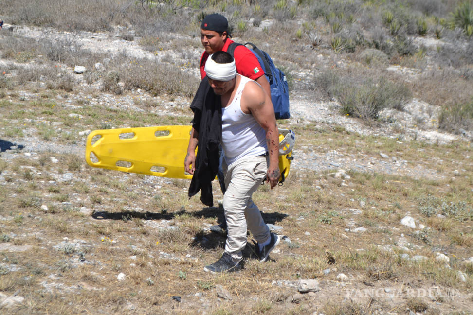 $!En Saltillo ‘pollero’ evade retén y cae tras persecución en ejido; traía 7 migrantes ocultos