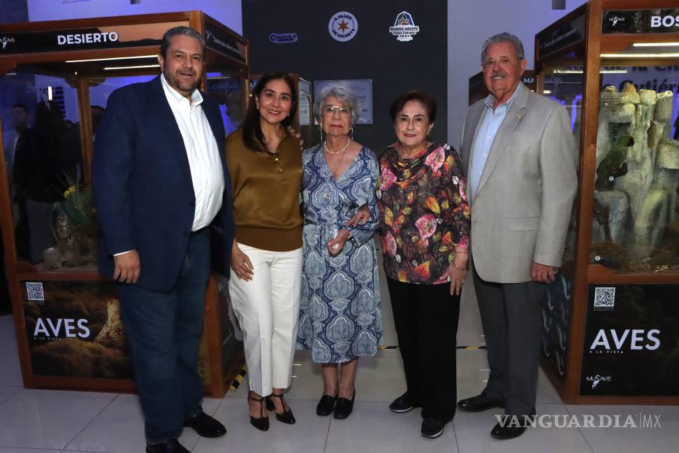 $!Tomás Gutiérrez Merino, Teresita Escalante, Norma del Refugio Saucedo Rodríguez, Patricia Merino de Gutiérrez y Tomás Gutiérrez.