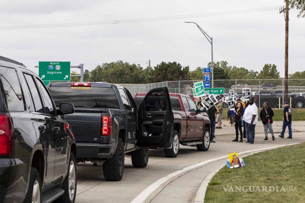 $!Huelga en General Motors provoca escasez de autopartes y modelos