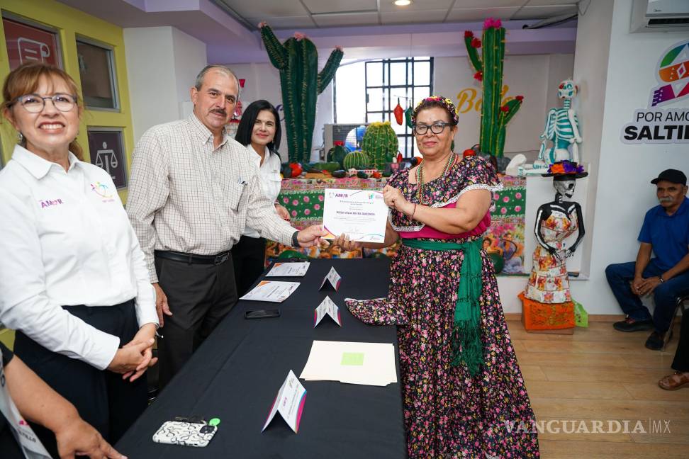 $!Se entregaron diplomas de participación a todos los graduados como reconocimiento a su esfuerzo y dedicación.