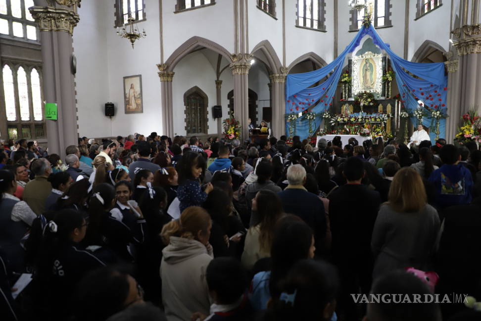 $!En Saltillo miles de fieles abarrotaron el Santuario de Guadalupe para celebrar a la virgen del Tepeyac