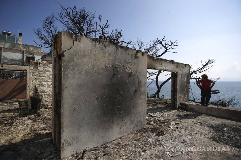 $!Suman 81 muertos por incendios en Grecia