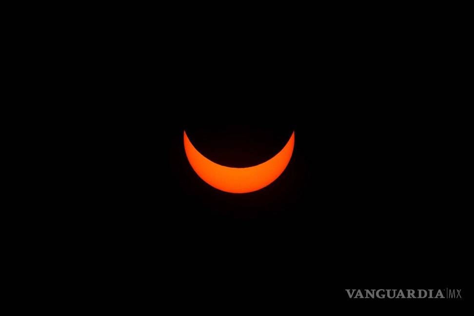 Así cautiva, maravilla y asombra el eclipse solar desde Mazatlán hasta la isla de Terranova (fotos)
