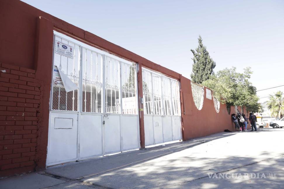 $!Padres señalaron que otros más acudirán a interponer denuncias.