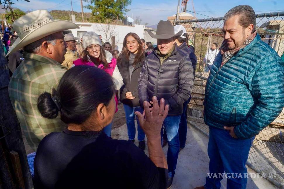 $!El Mandatario estatal escuchó propuestas y peticiones de los habitantes de la comunidad de San Miguel.