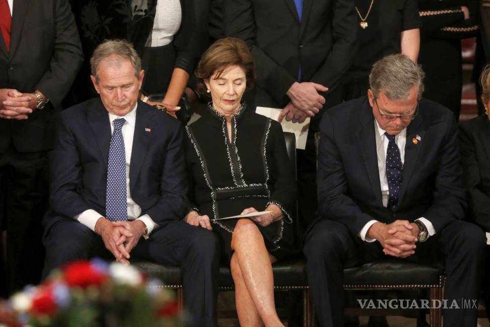 $!El Capitolio de EU abraza los restos del expresidente de EU George H. W. Bush (Fotogalería)